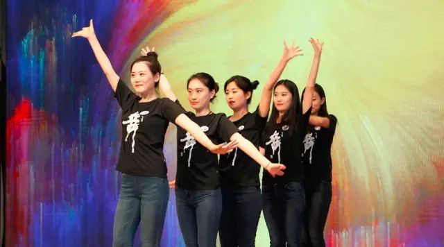 公司舉行圓夢(mèng)藝術(shù)團(tuán)成立大會(huì)暨首批節(jié)目展演4.jpg 公司舉行圓夢(mèng)藝術(shù)團(tuán)成立大會(huì)暨首批節(jié)目展演4.jpg